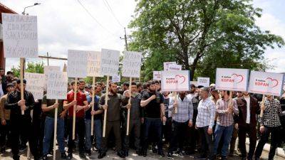 Арестованный за сожжение Корана заявил, что его избил сын Кадырова