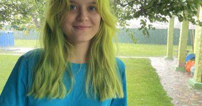 Стала Лесиевной: 16-летняя девушка из Киева сменила "отчество" на "по матери"