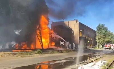 Металлургический завод, недостроенная ледовая арена и строящийся квартал: В трех российских городах вспыхнули пожары