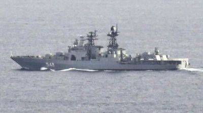 Вблизи Японии прошли 11 военных кораблей Китая и России