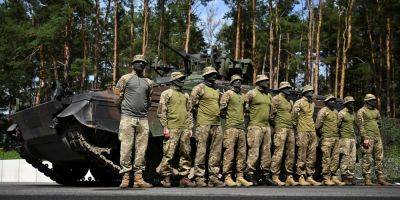 «Мотивированы воевать за родную страну». Украинские военные проходят учения на Leopard 1A5 под Берлином — фоторепортаж