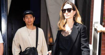 Анджелина Джоли была замечена на прогулке с 19-летним сыном