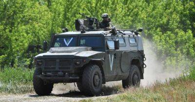 Дрон-камикадзе ВСУ поразил спрятанный бронемобиль "Тигр" за $100 тысяч (видео)