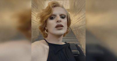 "Это неестественно": мужчина извинился перед трансгендерной военной Хелен за оскорбления (видео)