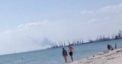 Сильное задымление: возле Бердянского порта сообщают о пожаре (фото)
