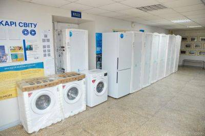10 холодильников и 3 стиралки передала ООН переселенцам, живущим в Харькове