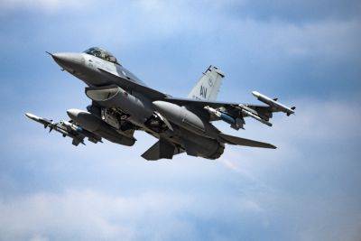 США согласились передать Украине самолеты F-16