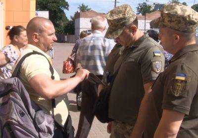 Мобилизация в Украине: коммунальщики и дворники вскоре смогут раздавать повестки, адвокат назвал "цели"