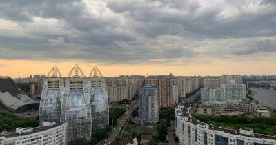 В Подмосковье пожаловались на установку "секретного" объекта на крыше ЖК (фото, видео)