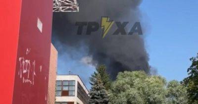 Столб дыма без прилетов: на окраине Киева прогремел мощный взрыв (фото, видео)