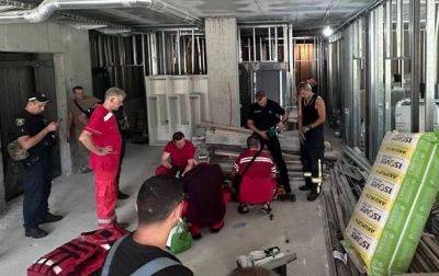 В Запорожье рабочие упали в шахту лифта, есть жертвы