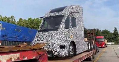 Безстыжий плагиат: в Китае заметили двойника грузовика Tesla Semi (видео)