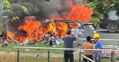 Китайский электрокроссовер сгорел дотла после ДТП: водитель погиб на месте