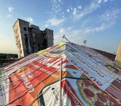 "Ремонт по-кацапски": В сети показали, как оккупанты "ремонтируют" крыши в Северодонецке