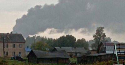 Сгорели минимум два Ту-22М3: БПЛА атаковал аэродром в Новгородской области, — соцсети (фото)