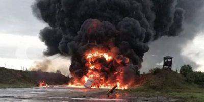 Взрыв на аэродроме Сольцы - опубликовано фото уничтоженного самолета