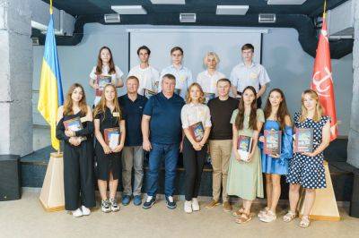 У Вінниці нагородили випускників шкіл з найвищими балами мультитесту - real-vin.com - Украина