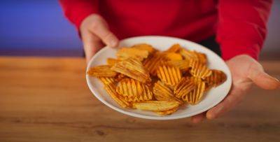Такие вредные и такие вкусные: как есть чипсы и не набирать лишний вес