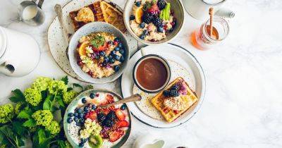 Какие 4 продукта следует есть на завтрак, чтобы эффективнее худеть: советы эксперта по питанию