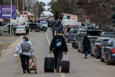 Украинским беженцам обещали и не вернули медицинскую страховку