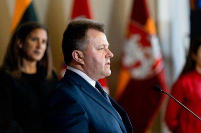Габриэлюс Ландсбергис - Ландсбергис подписал прошение Адоменаса об отставке с должности вице-министра ИД - obzor.lt - Литва