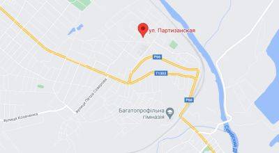 В Лисичанске загорелся дом с гаражом: оккупанты сообщают об обстрелах - фото