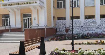 Перед учебным годом: в Белгороде окна первых этажей школ закрывают мешками с песком (видео)