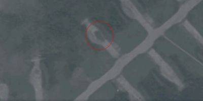 Выжженный след и пропавшие самолеты. В Сети публикуют спутниковое фото с аэродрома Сольцы после уничтожения Ту-22М3