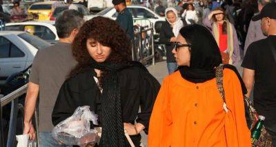 Аля Хаменеи - Амини Махсы - В Иране женщинам за отказ носить хиджаб будет грозить до 10 лет тюрьмы - dialog.tj - Иран