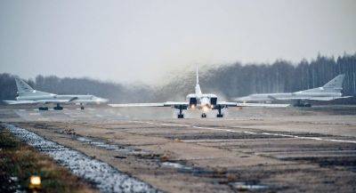 За три дня ВСУ обычными квадрокоптерами дважды успешно атаковали вражеские дальнобойные бомбардировщики Ту-22М3