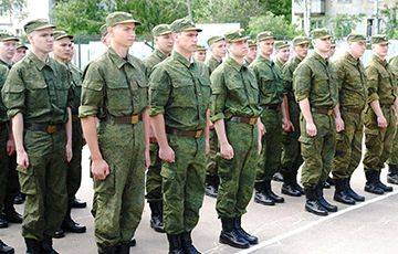 Белоруса с грыжей и опущенной почкой призвали в армию