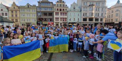 Цепь единства, марши и концерты. Как будут праздновать День Независимости Украины за рубежом
