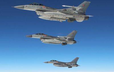 В Дании на F-16 тренируются восемь украинцев - СМИ