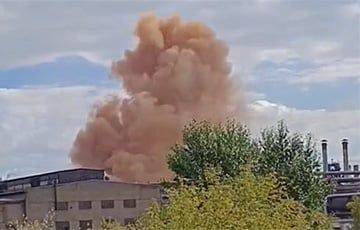 Масштабный пожар возник на металлургическом заводе в Челябинске
