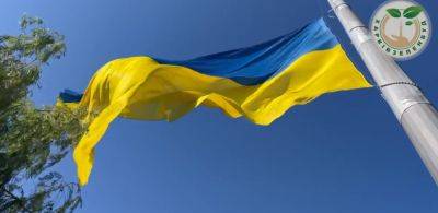 В Харькове подняли сине-желтый флаг на самом высоком флагштоке Украины (видео)