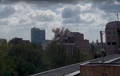 В центре оккупированного Донецка раздаются мощные взрывы