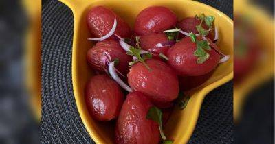 «Быстрые» маринованные помидоры: скорее готовьте и делитесь рецептом с подругами
