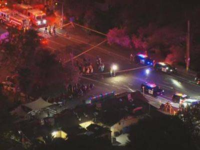 По меньшей мере три человека погибли во время стрельбы в баре недалеко от Лос-Анджелеса, еще 6 - ранены