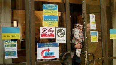 Чехия будет платить украинским беженцам за возвращение домой