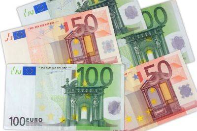Курс валют НБУ: Гривна укрепилась к евро на 31 копейку