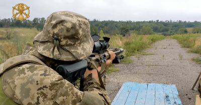 Сухопутные силы показали, как готовят украинских снайперов винтовками UAR-10M (видео)