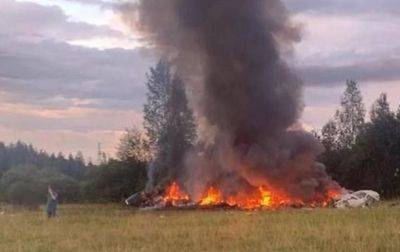 Взрывчатка могла быть заложена в шасси самолета Пригожина - СМИ