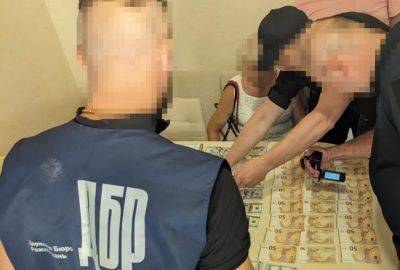 Во Львовской области заместитель командира заставлял бойцов работать на здании - фото задержания