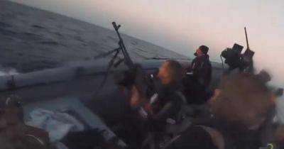 Отстреливались в море и в воздухе: спецподразделение ГУР показало кадры операции в Крыму (видео)