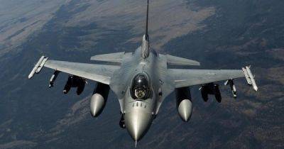 Начало в сентябре: США могут присоединиться к обучению пилотов ВСУ на F-16, — NYT