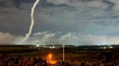 "Веселая ночка": В нескольких областях РФ прогремели взрывы, Минобороны заявило о ракетной атаке