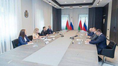 Посол Беларуси в России и губернатор Псковской области обсудили расширение поставок белорусской техники