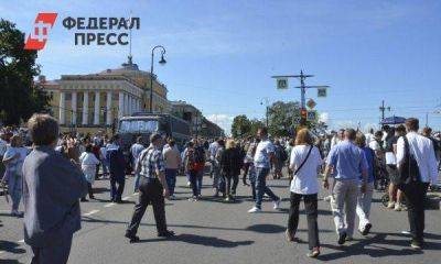 В Смольном считают, что средняя зарплата в Петербурге 92 тысячи рублей