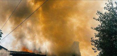 Мощный пожар в центре Киева, людей срочно эвакуировали: кадры и подробности ЧП