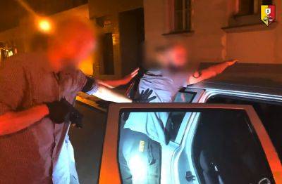 Полиция Праги задержала мужчину, устроившего стрельбу возле клуба: видео